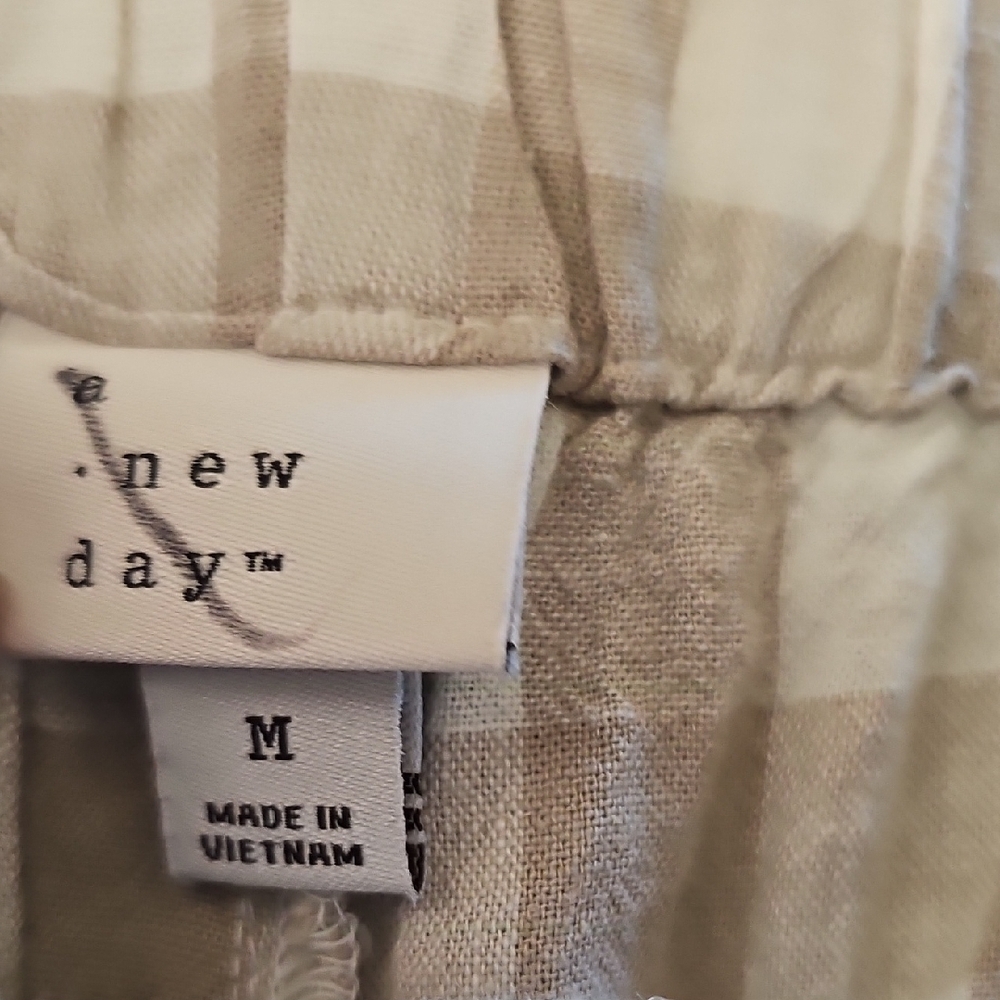 A New Day Tan High Waist Shorts with Chic Style - Picture 4 of 5